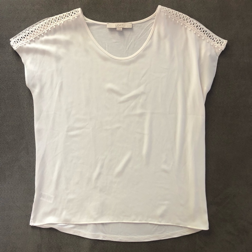 White top with crochet shoulders